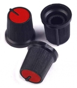 Knoflík hřídel 6mm výška 15mm černo-červený                                             